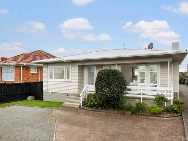 1/547 Hillsborough Road, Mount Roskill