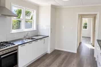 75  Chivalry Road, Glenfield