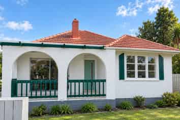 75  Chivalry Road, Glenfield