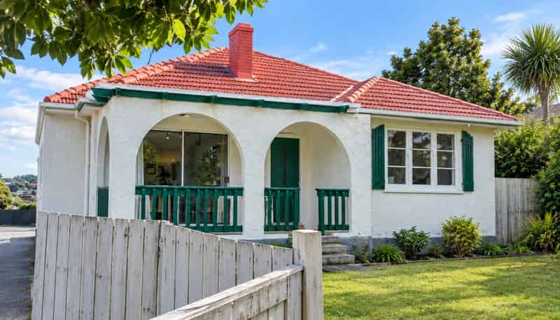 75  Chivalry Road, Glenfield