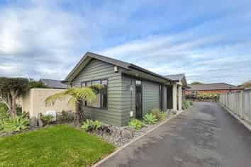 6 Gilligan Close, College Estate