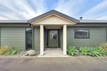 6 Gilligan Close, College Estate