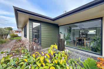 6 Gilligan Close, College Estate