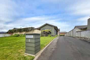 6 Gilligan Close, College Estate