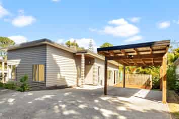 27d Rehia Road, Massey