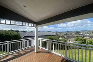 72 Pebble Beach Boulevard, Kamo