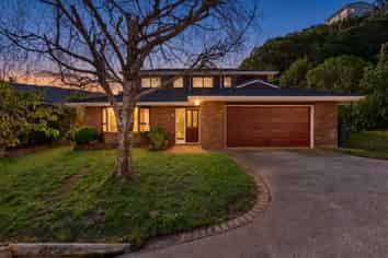 39 Thatcher Crescent, Crofton Downs