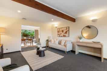 39 Thatcher Crescent, Crofton Downs