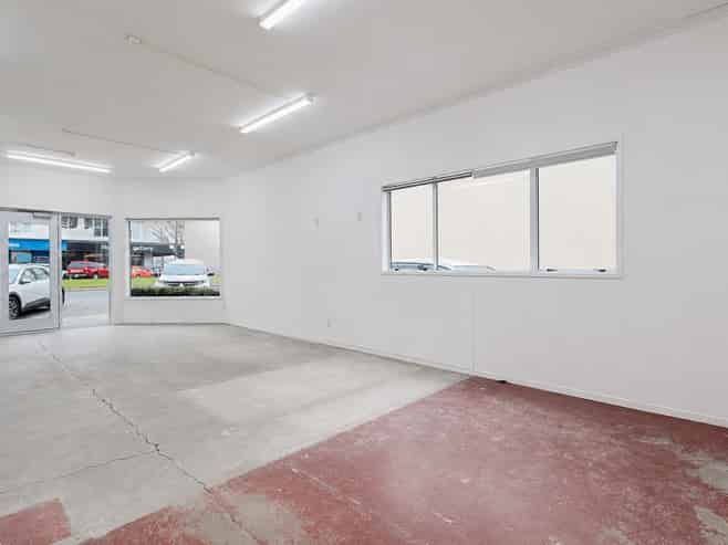 Retail Opportunity on Broadway