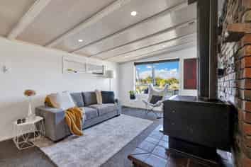 47 Kings Avenue, Waikuku Beach
