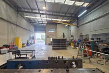 310m2* Warehouse/Office in Hillsborough