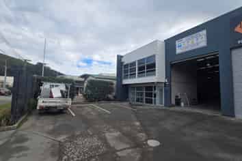 310m2* Warehouse/Office in Hillsborough