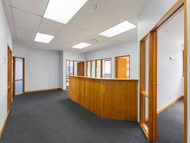 Fantastic office on Broadway Avenue