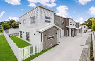4/48 Claude Road, Manurewa