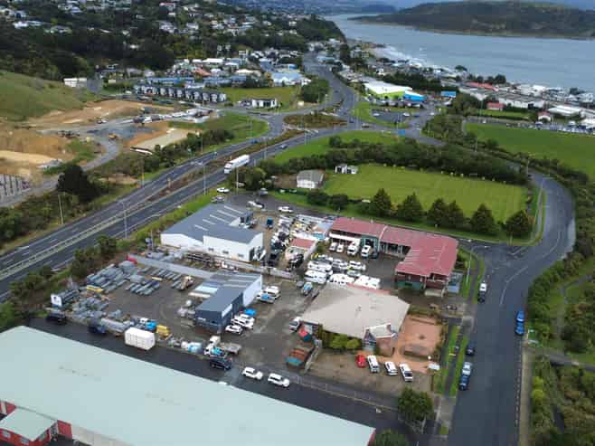 Plimmerton Yard + Workshop