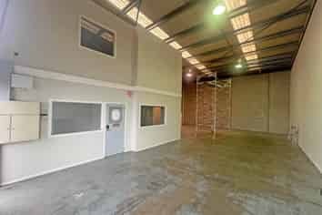 HIGH STUD WAREHOUSING WITH OFFICE
