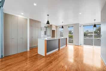 17/44 William Pickering Drive, Albany