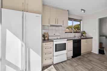 24 Lane Street, Allenton