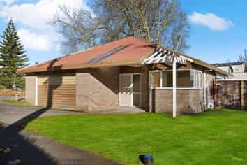 801A River Road, Chartwell