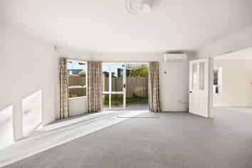 801A River Road, Chartwell
