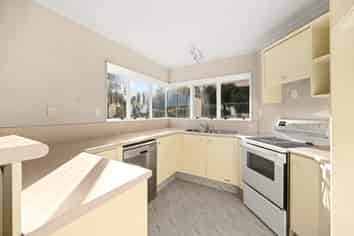801A River Road, Chartwell
