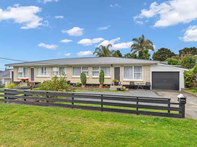 22A&B Tui Crescent, Maunu