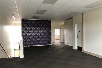Convenient Main Road Office 