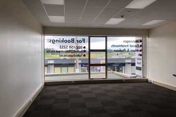 Convenient Main Road Office 