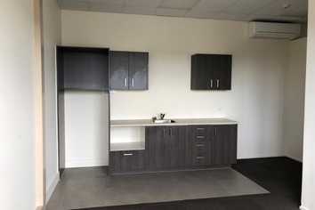 Convenient Main Road Office 