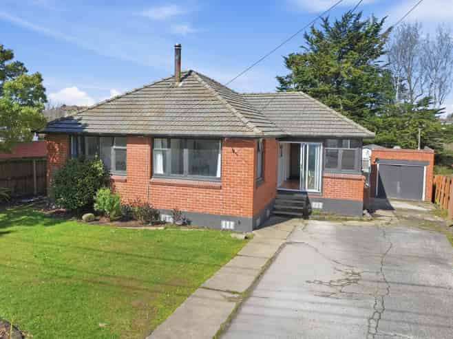 5 Columba Avenue, Calton Hill