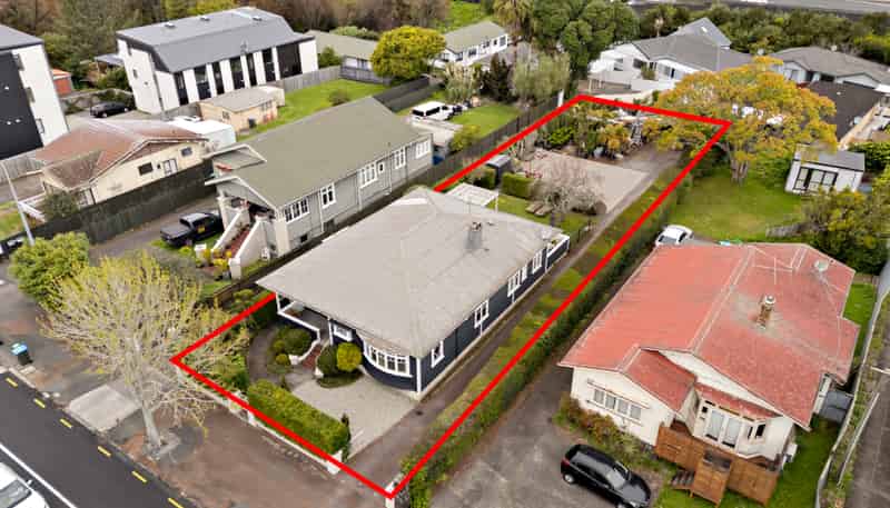1048 Great North Road, Point Chevalier