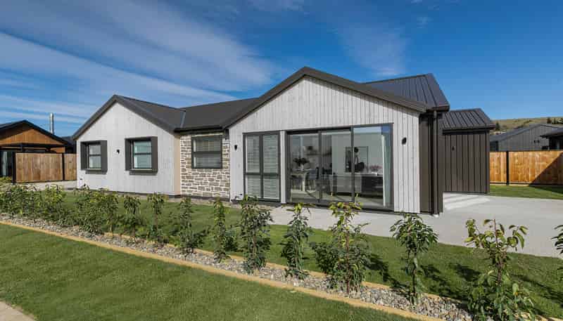 14 Booth Drive, Cromwell