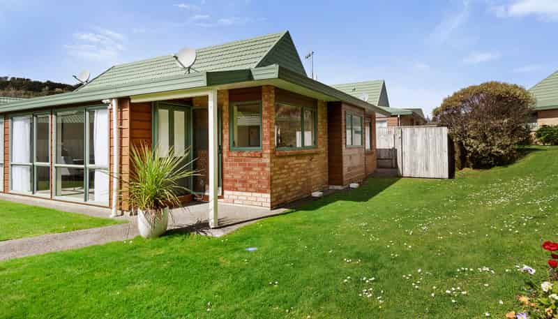 70/42 Main Road, Tawa