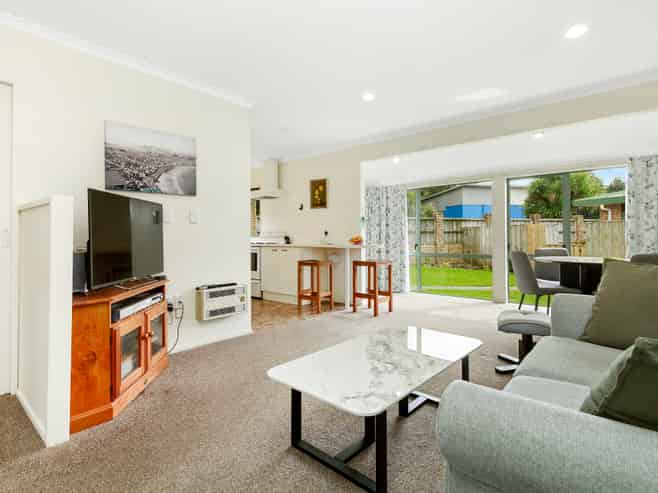 70/42 Main Road, Tawa