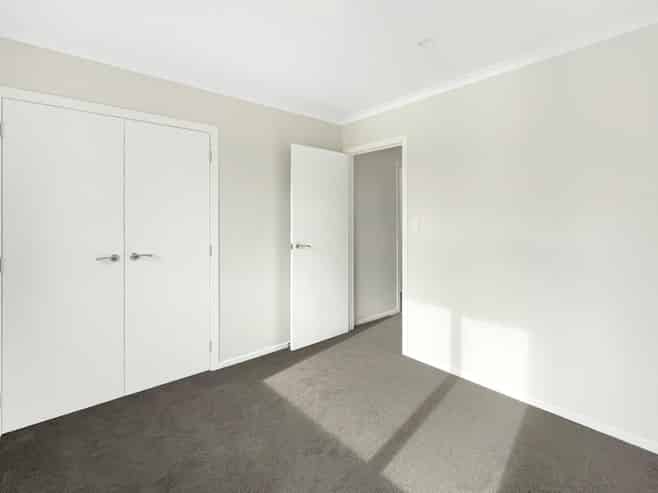 6A Miers Glade, Rototuna
