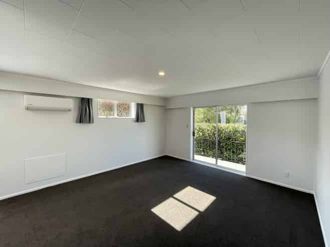 1/9 Denver Grove, Totara Park