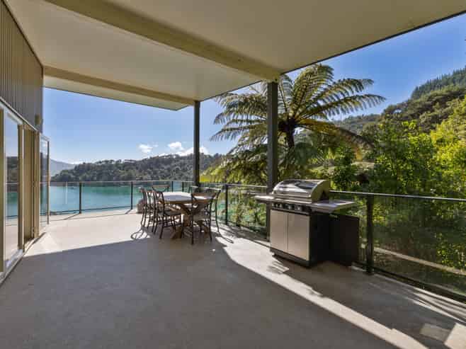 1703 Kenepuru Road, Black Rock