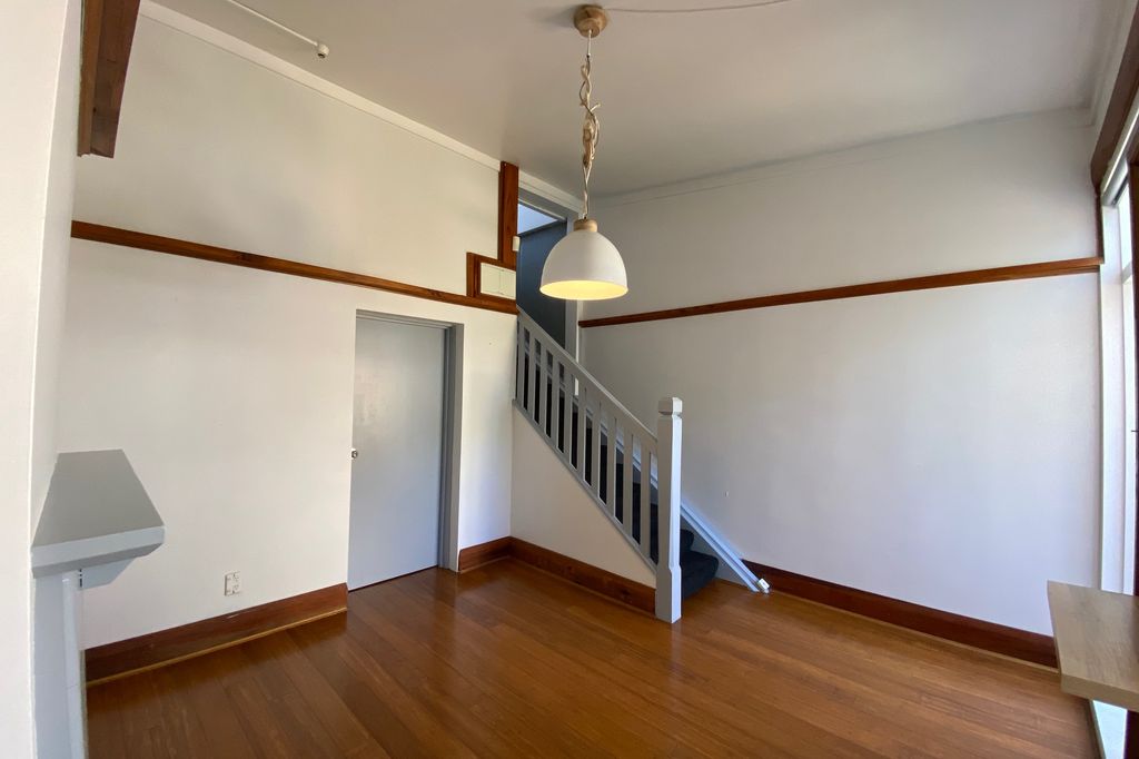 2 Bedrooms Petone 5