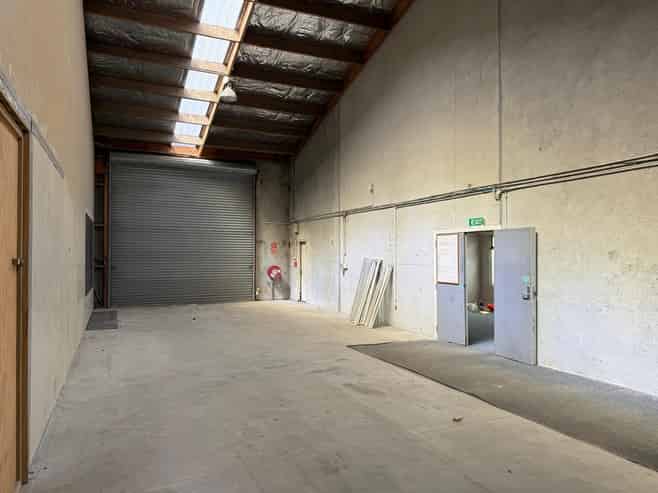 Office and Workshop in Greerton
