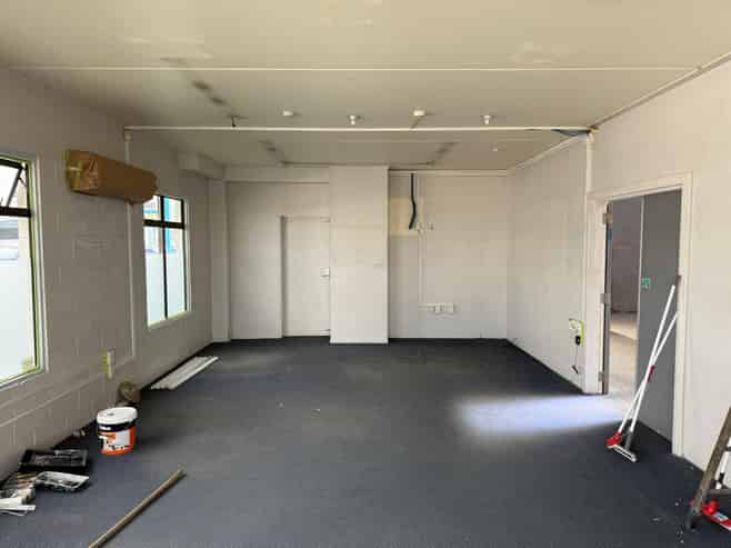 Office and Workshop in Greerton