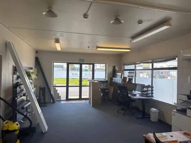 Office and Workshop in Greerton