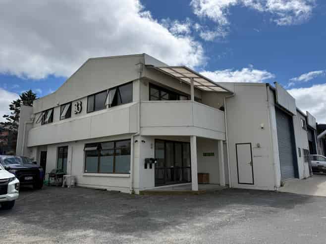 Office and Workshop in Greerton
