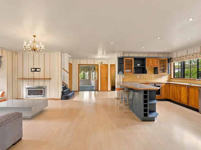 36  Oakwood Grove, Eastern Beach