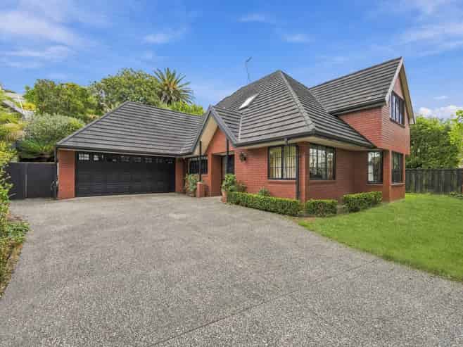 36  Oakwood Grove, Eastern Beach