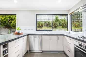 12 Aotea Drive, Aotea