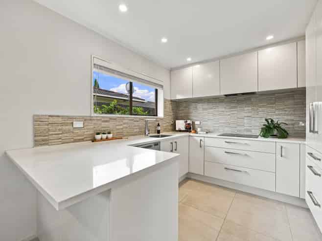 2/82 Florence Avenue, Orewa