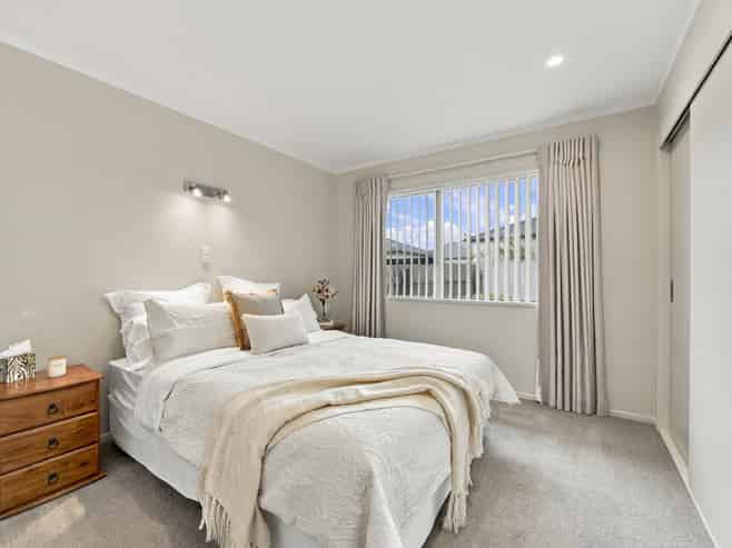 2/82 Florence Avenue, Orewa