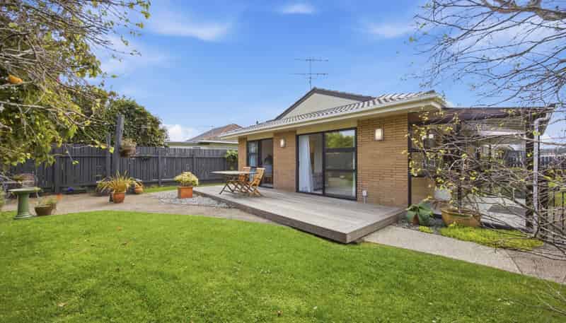 2/82 Florence Avenue, Orewa