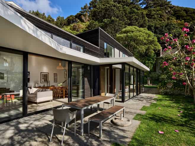 8 Tawa Street, Eastbourne