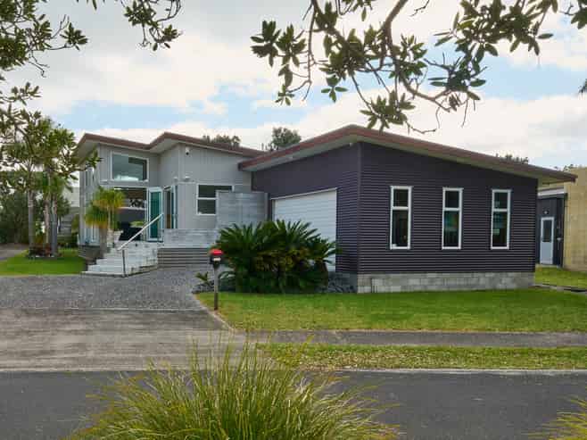156 Sands Crescent, Matarangi